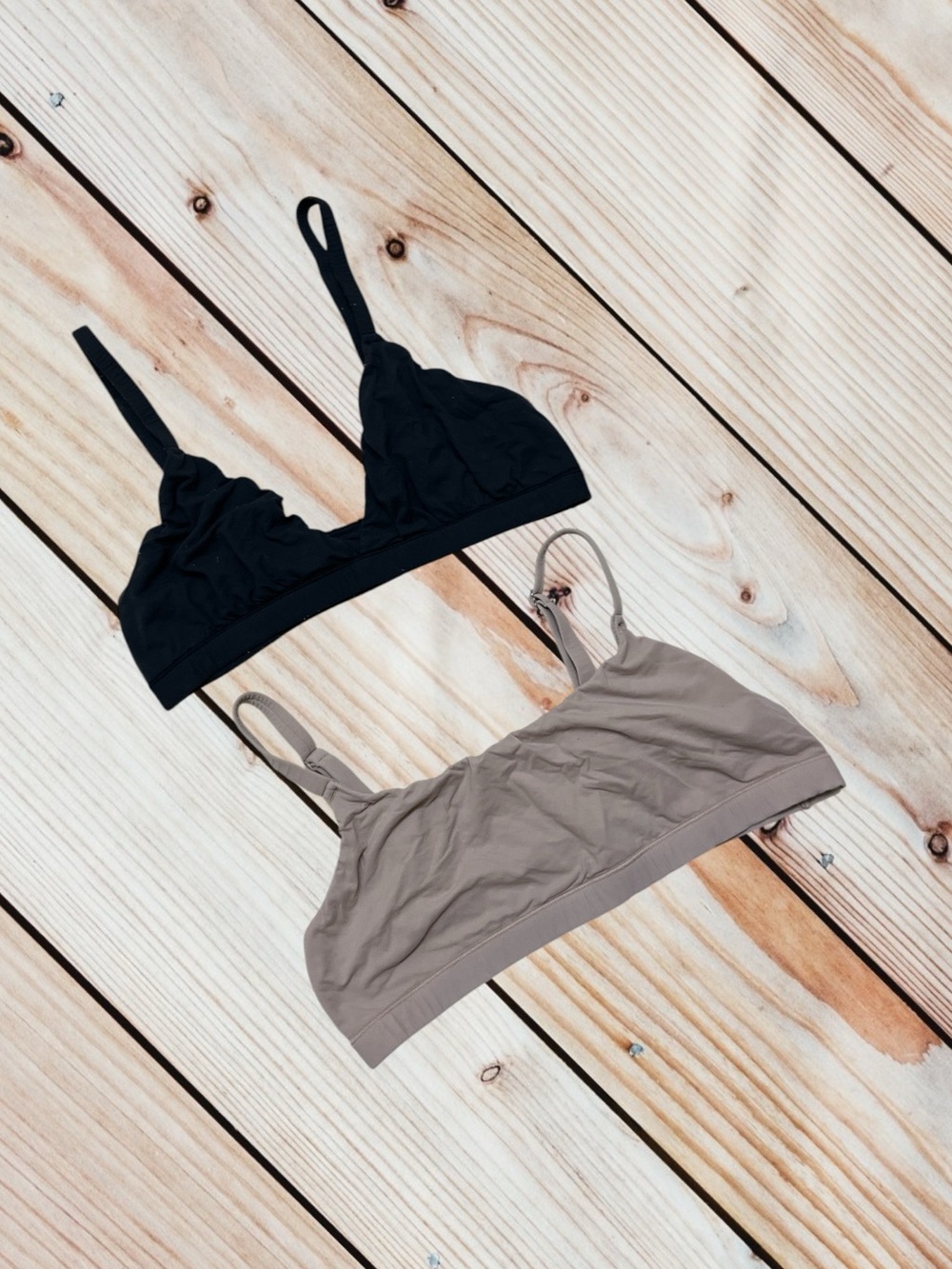 Skims M fits everybody triangle & scoop bralettes